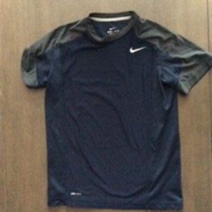 Nike Dry Fit Short-Sleeve Shirt - Youth Size Large.
